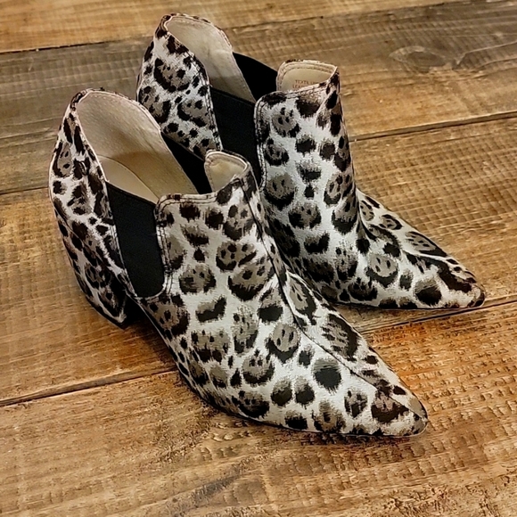 💥ANTONIO MELANI leopard heeled bootie Sz 7 Maxinee - Picture 1 of 6